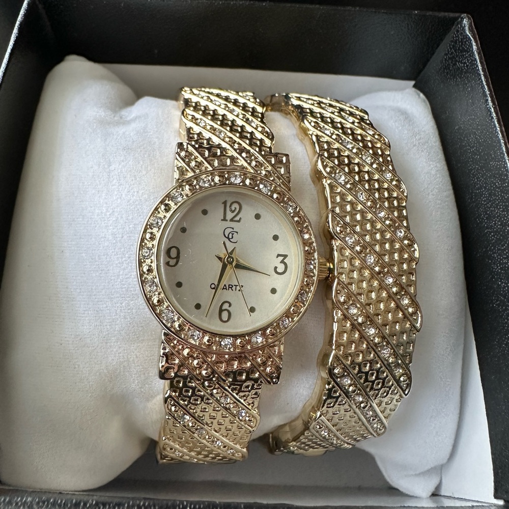Gold Coast watch and bracelet set